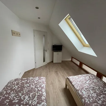 Im Wald - Mit Schwimmbad! Hessles