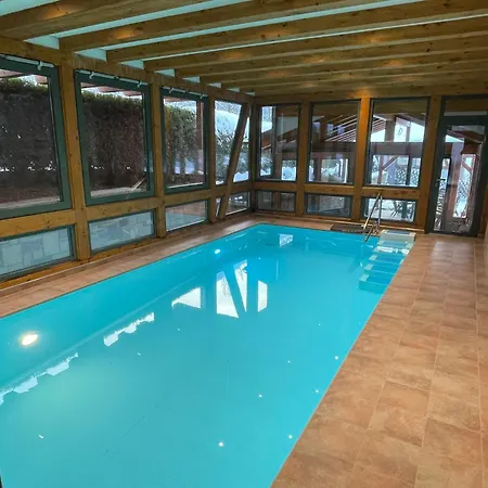 Διαμέρισμα Im Wald - Mit Schwimmbad!