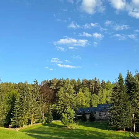 Διαμέρισμα Im Wald - Mit Schwimmbad! Hessles